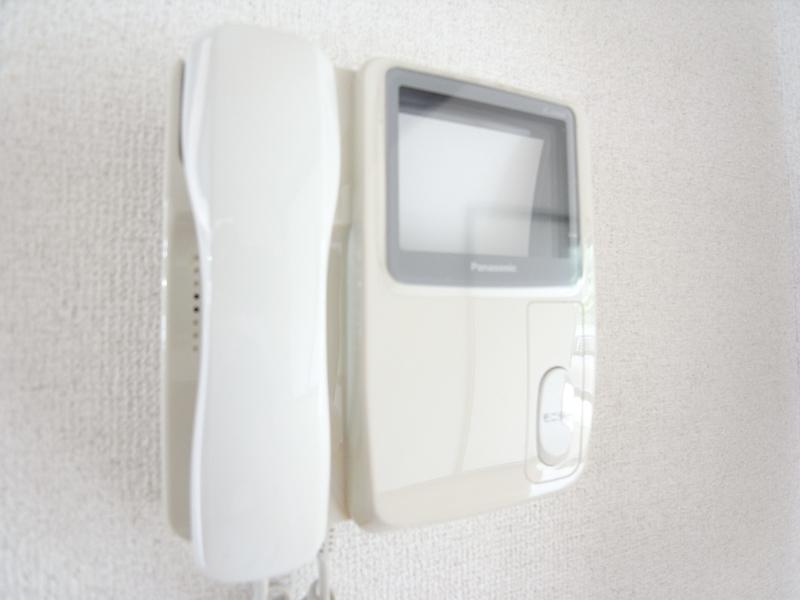 Security. Peace of mind in the TV monitor phone with