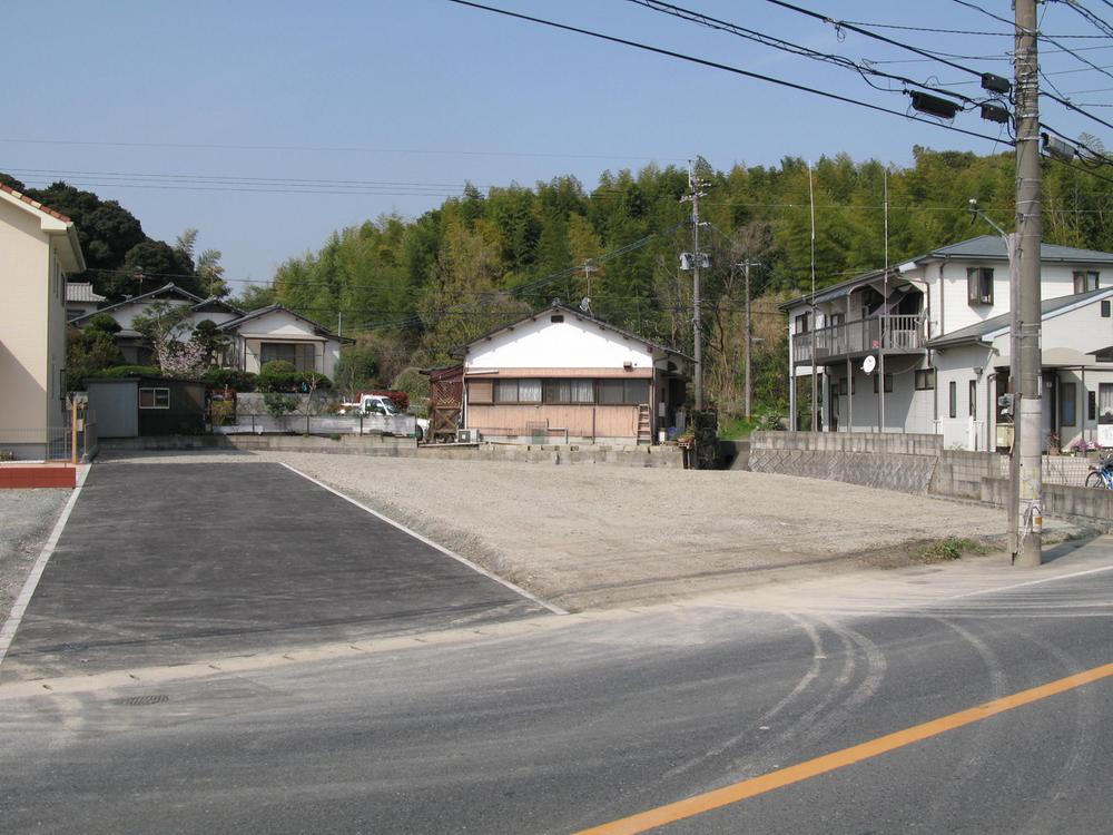 Local photos, including front road. Local (April 2013) Shooting