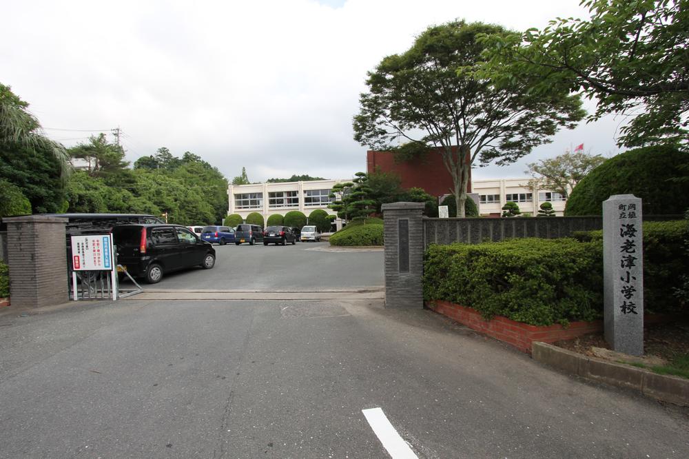 Primary school. Okagaki stand Ebitsu to elementary school 1239m