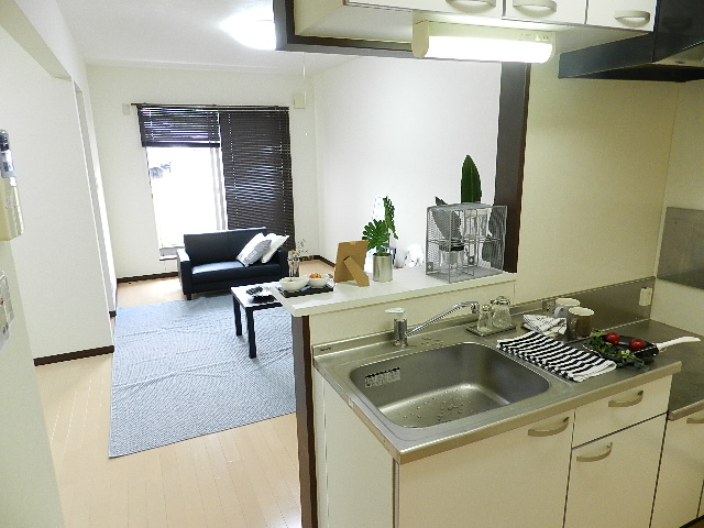 Living and room. Living is I'm also 15 Pledge!