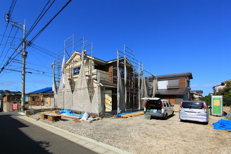 Local photos, including front road. 2013 October 22, shooting