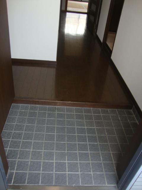 Entrance. Entrance spacious