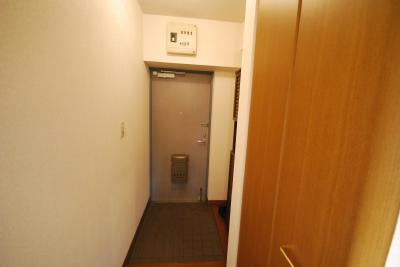 Entrance. Entrance ※ Another Room No. reference photograph