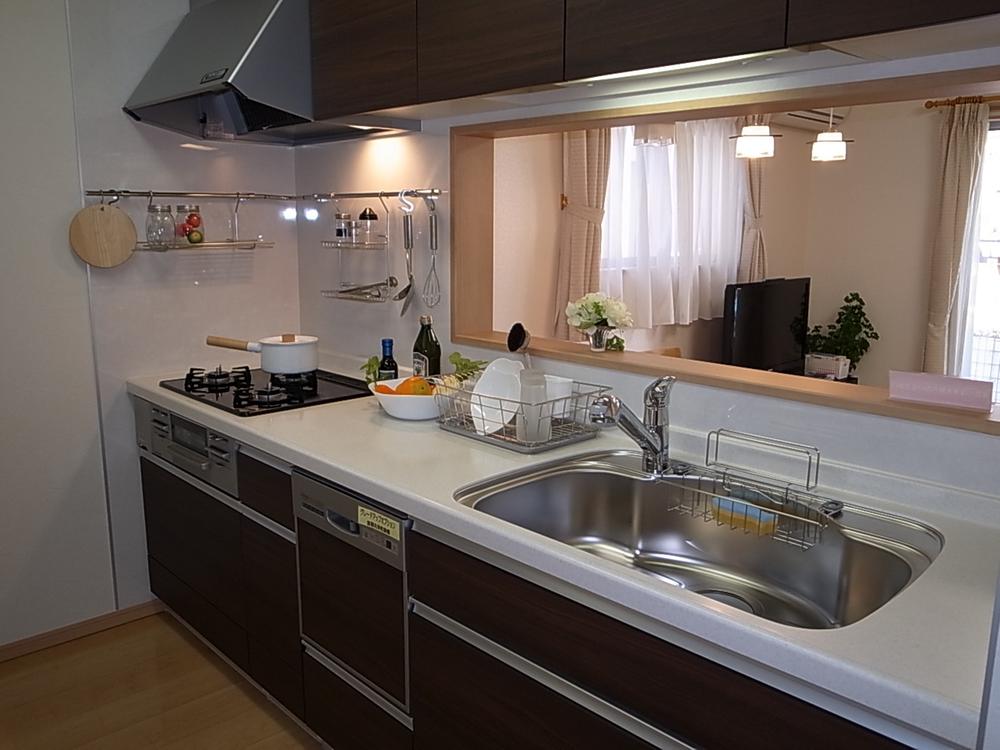 Model house photo. Easy-to-use system Kitchen
