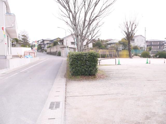 Compartment figure. Front of is the park! !