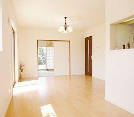 Same specifications photo (kitchen).  ◆  ◆ Your family spacious living room that everyone is comfortable and welcoming ◆