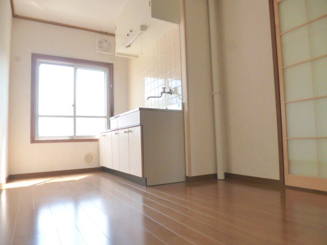 Living and room. This is the inverting type