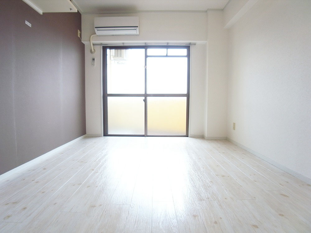 Other room space. I finished in the beautiful and fashionable