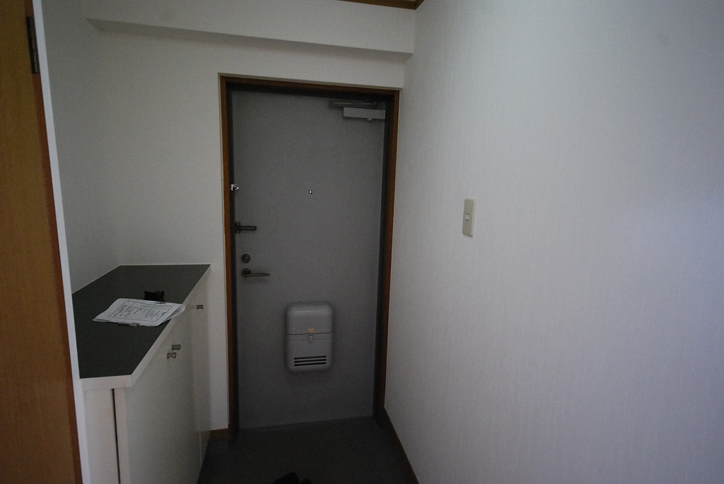 Entrance. Entrance ※ Another Room No. reference photograph