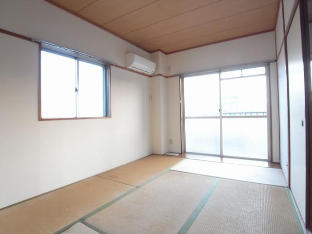 Other room space. Renovation scheduled for Western-style.