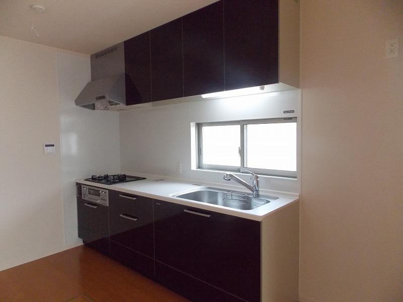 Kitchen. System kitchen (^_^) / A height of approximately 85 centimeters, Width is located about 255 centimeters (^_^) / ~ Is a water purifier with faucet standard (^_^) / ~