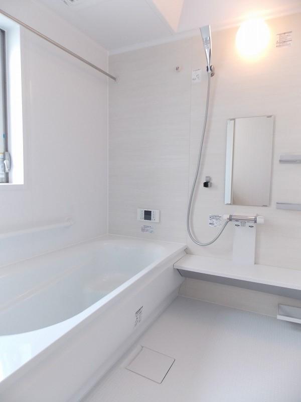 Bathroom. It stretches firmly foot (^. ^) I boiled the tired body of the day in the latest of the bath ~ Let's healing Kkuri (^ _ ^.) Do you sing a song