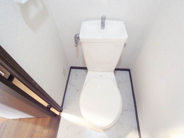 Toilet. manga ・ Of mobile phones brought possible (* ^ _ ^ *)