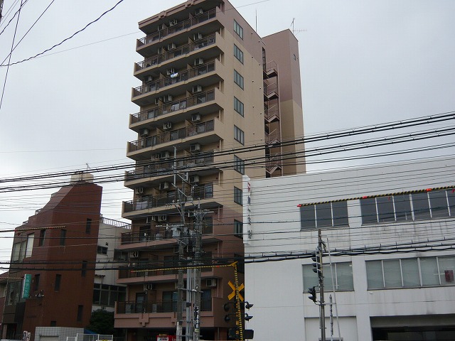 Building appearance. Station near auto-lock with Mansion