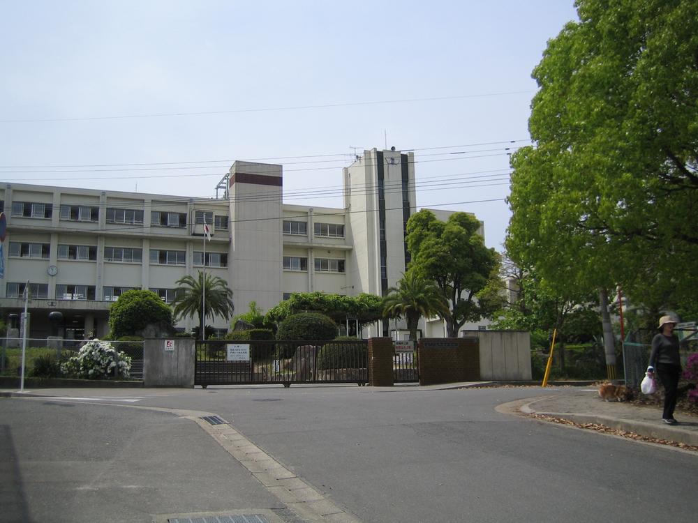 Junior high school. Onohigashi until junior high school 1100m walk 14 minutes