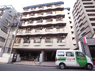 Building appearance. There is a large bicycle parking spaces on site! Bike OK