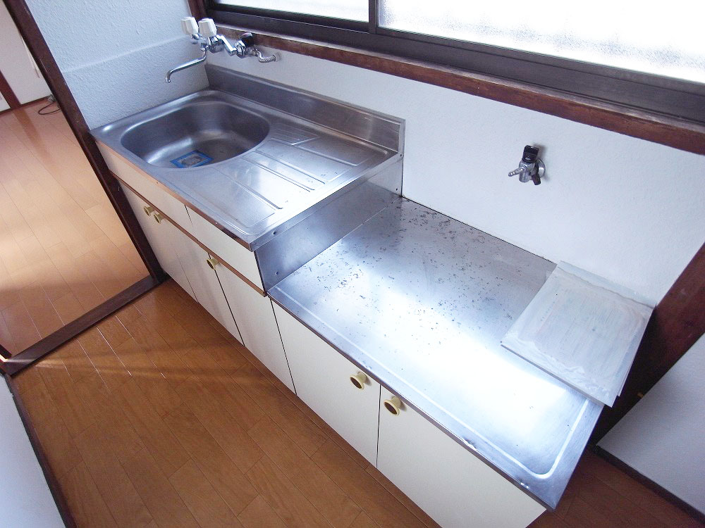 Kitchen. Gas stove installation Allowed & window with a kitchen