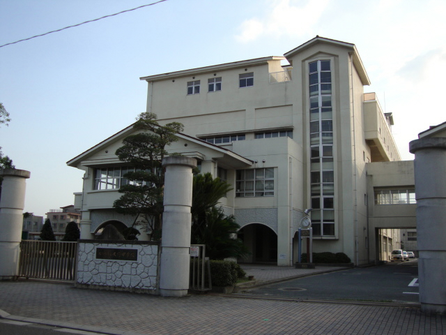 Junior high school. 589m to Onojo City Ohno junior high school (junior high school)