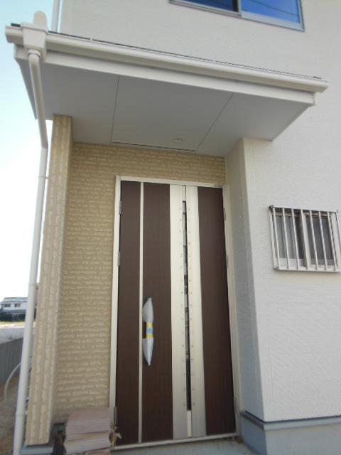 Entrance. Local (September 2013) Shooting