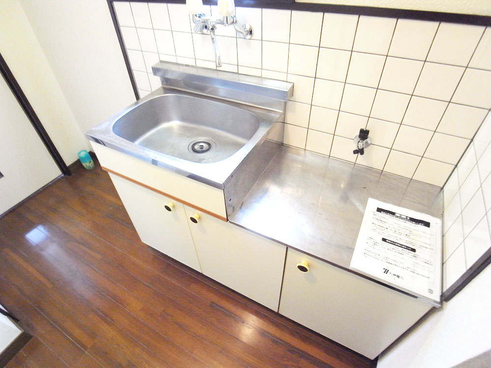 Kitchen. Two-burner gas stove corresponding Kitchen