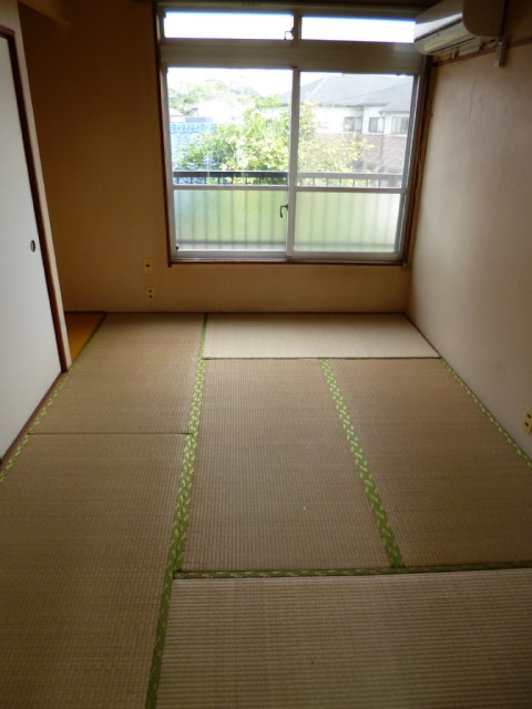 Living and room. 6 is a Pledge of Japanese-style room