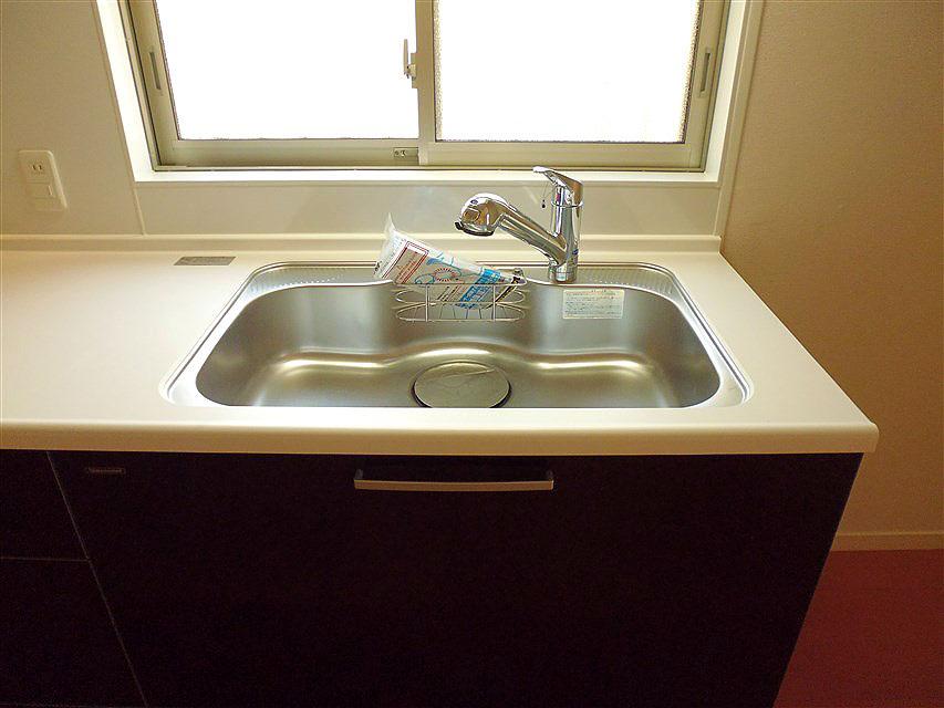 Kitchen. Faucet integrated water purifier