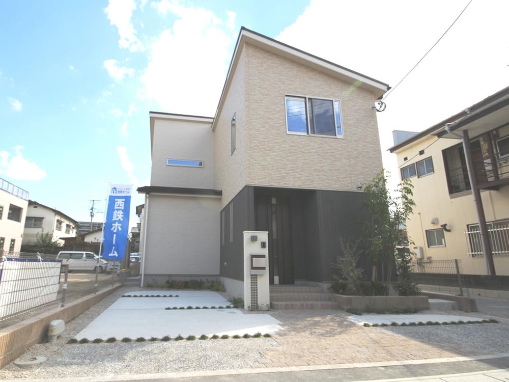 Local appearance photo. Local (10 May 2013) taken No. 1 destination