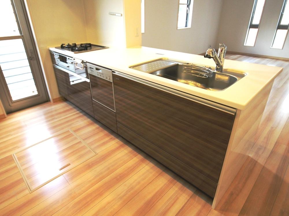 Kitchen. Indoor (10 May 2013) taken No. 1 destination