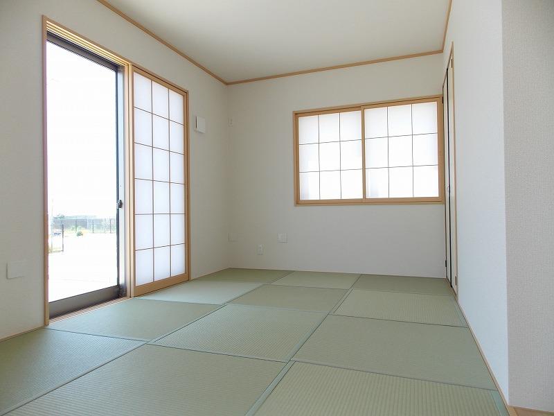 Same specifications photos (Other introspection). Is a Japanese-style room Bright, two-sided lighting, Very spacious feel you'll (^_^) /