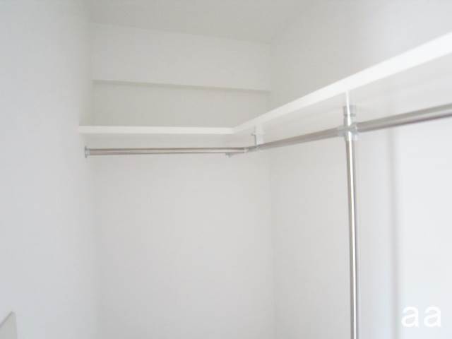 Receipt. More than 50 pieces housed Allowed closet