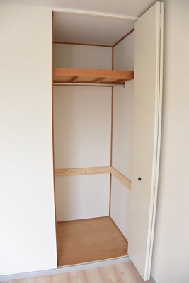 Receipt. Closet bedroom