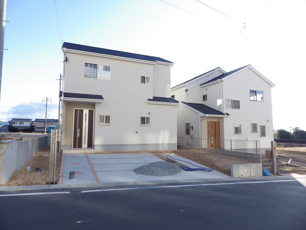 Local appearance photo. Local (10 May 2013) Shooting