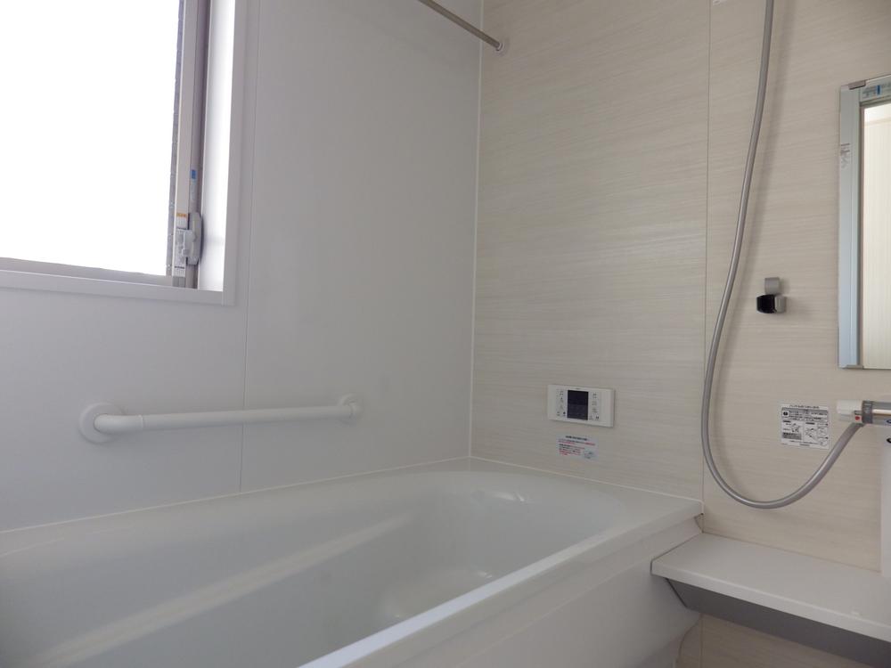 Bathroom. It is a tub of Hitotsubo type.