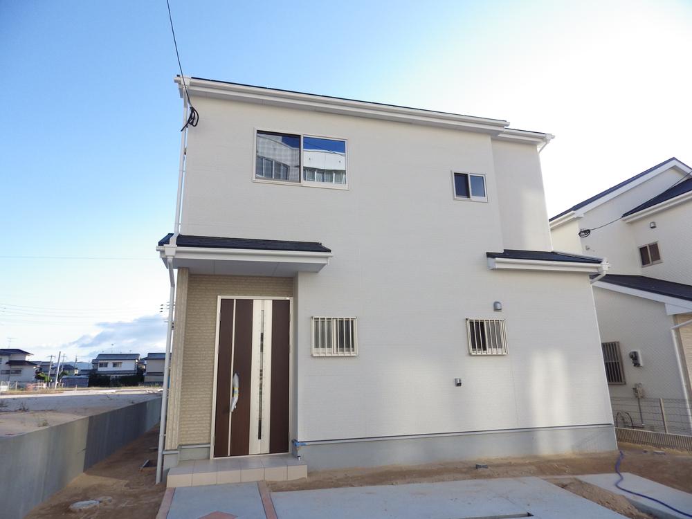 Local appearance photo. Local (10 May 2013) Shooting