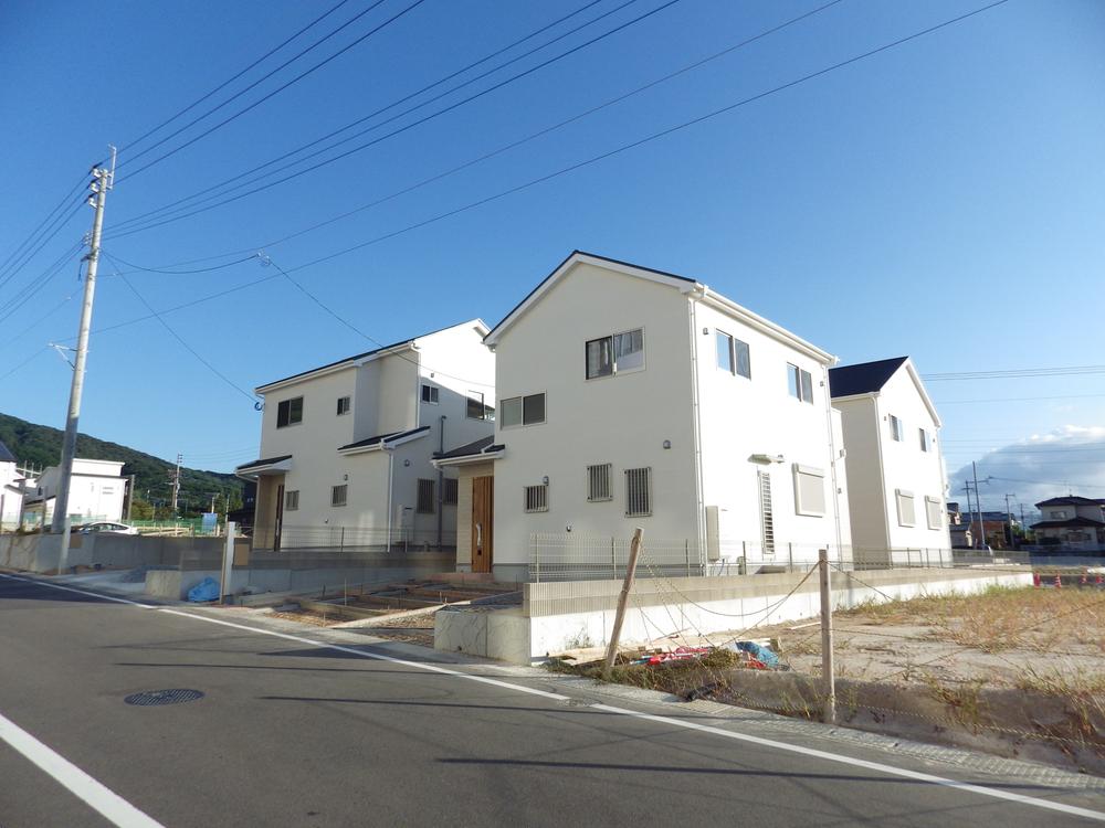 Local appearance photo. Local (10 May 2013) Shooting