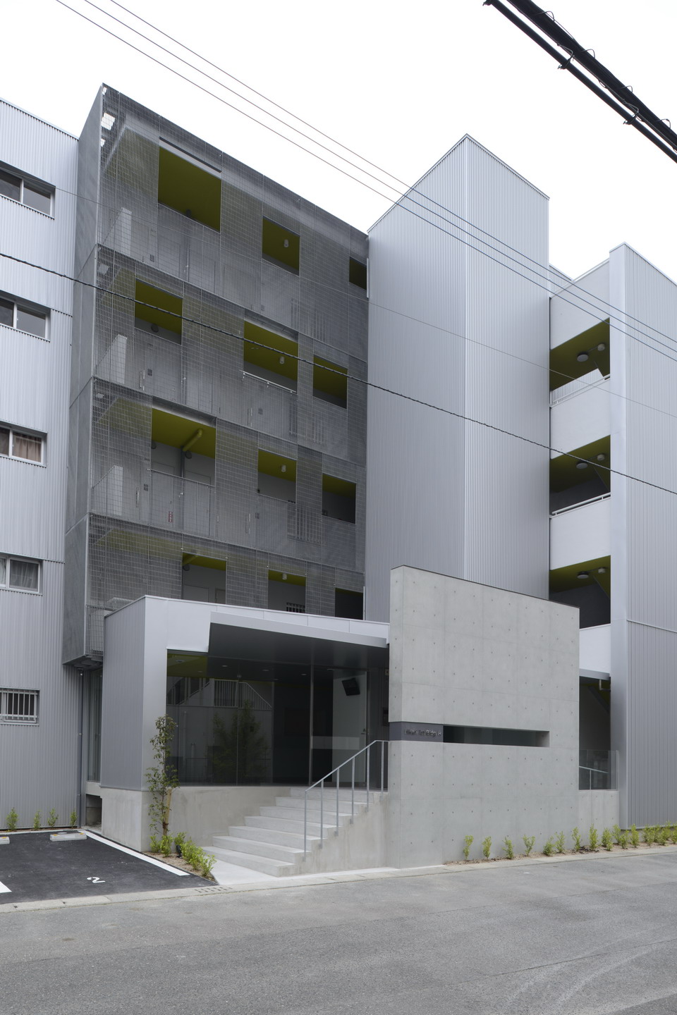 Building appearance. Renovation is the property!