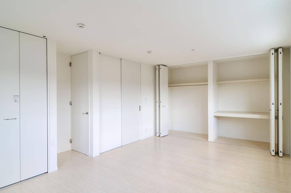 Non-living room. Indoor (10 May 2012) shooting