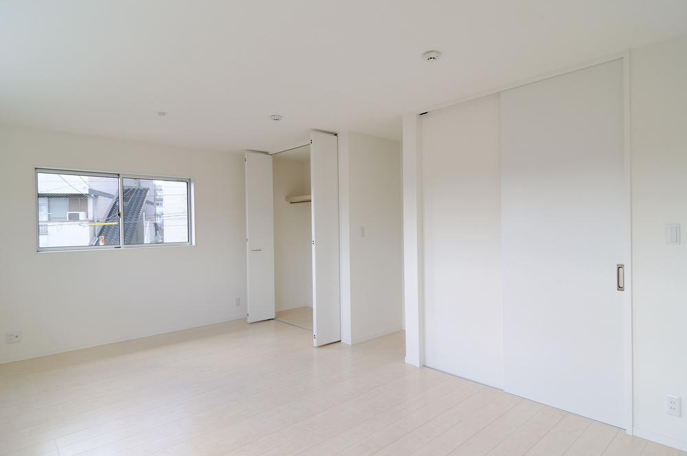 Non-living room. Indoor (10 May 2012) shooting