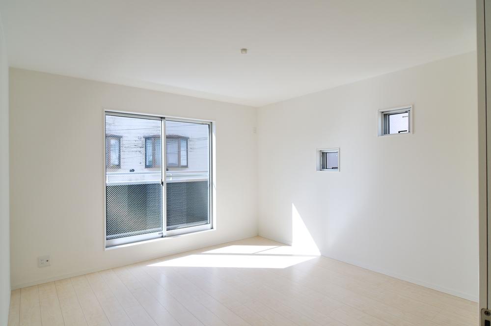 Non-living room. Indoor (10 May 2012) shooting