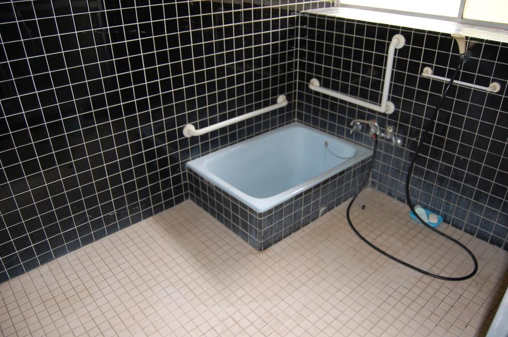 Bathroom. Room (August 2013) Shooting