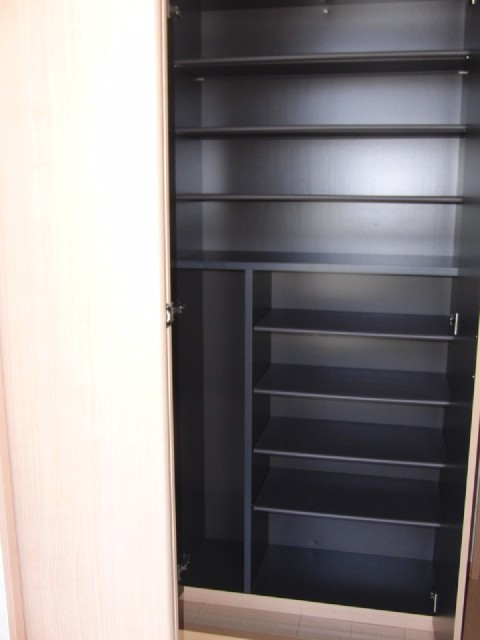 Receipt. It is a shoebox.