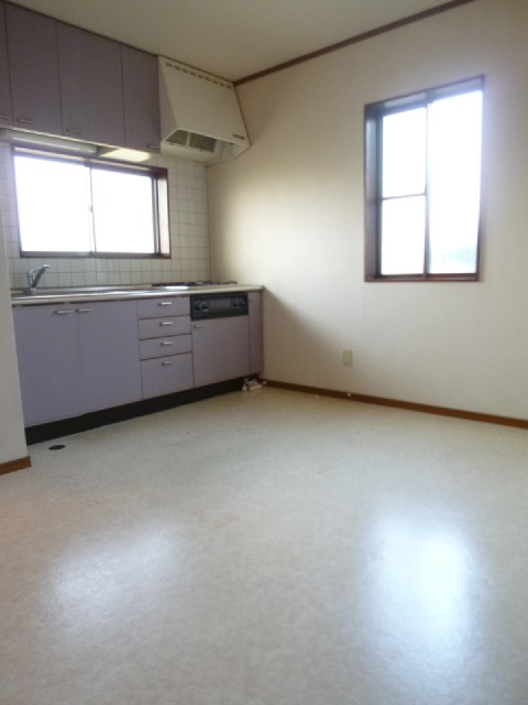 Living and room. Window Many ventilation ・ Lighting ◎! !