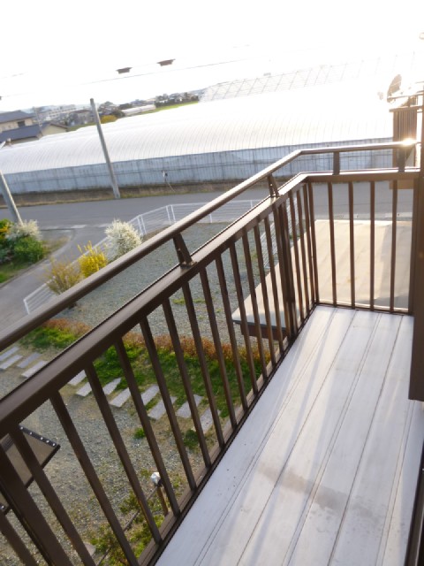 Other room space. Sunny south-facing