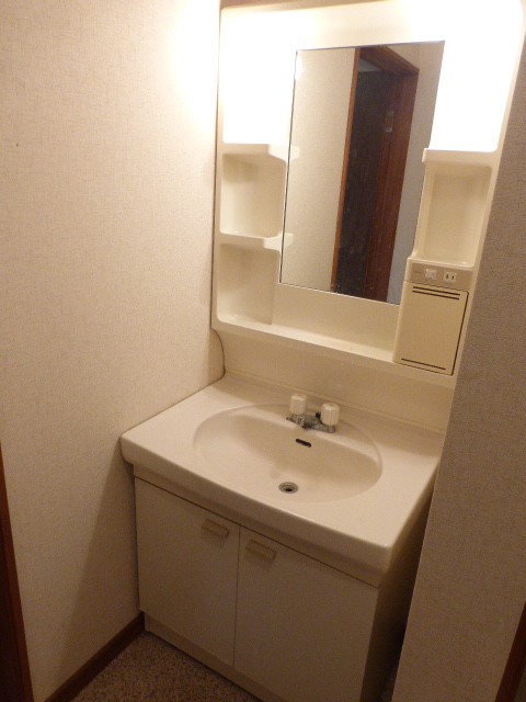 Other room space. Independent wash basin ☆