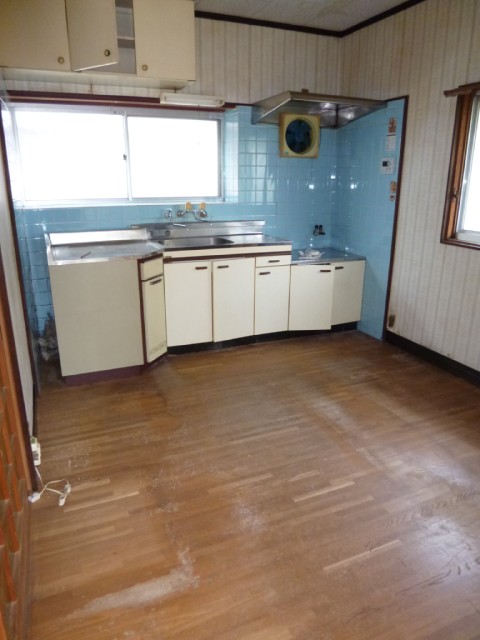 Living and room. There are window ☆