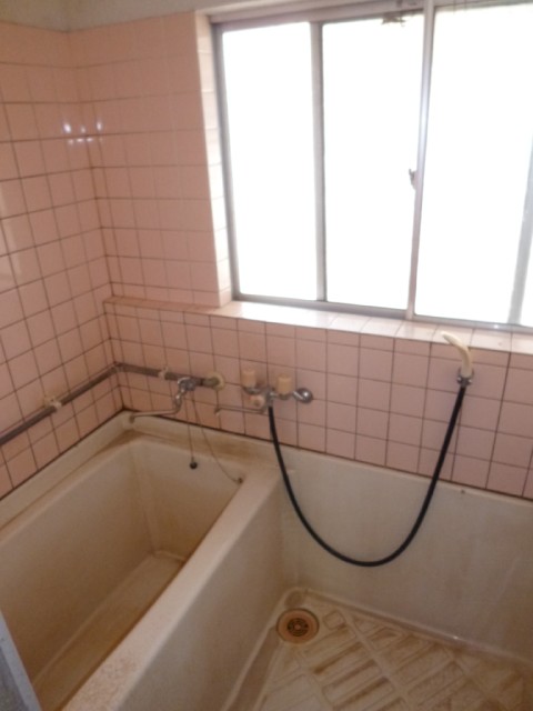 Bath. This ventilation is easy to!