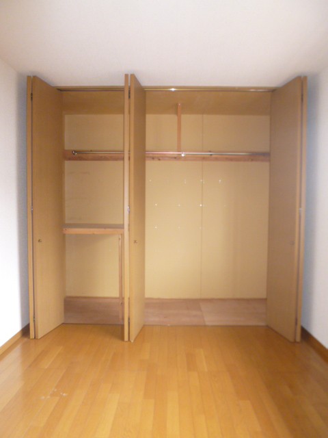 Receipt. Storage spacious! 