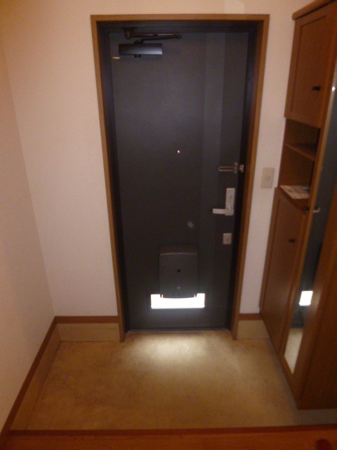 Entrance. Spacious entrance ☆ 