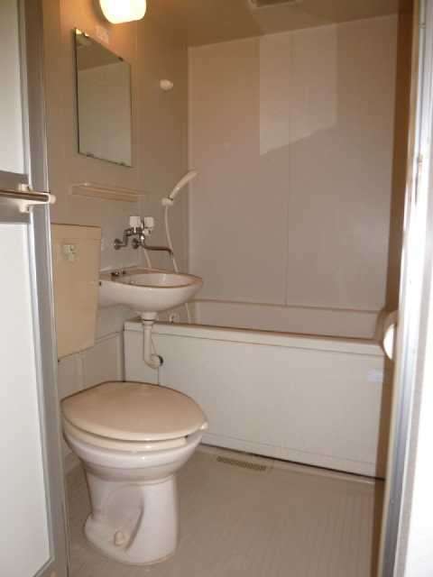 Other room space. Bus toilet together ☆