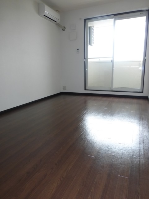 Living and room. Living room with air conditioning ☆ 